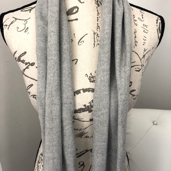 NWT Express Gray White Unisex Fringe Blanket Scarf - Picture 7 of 10